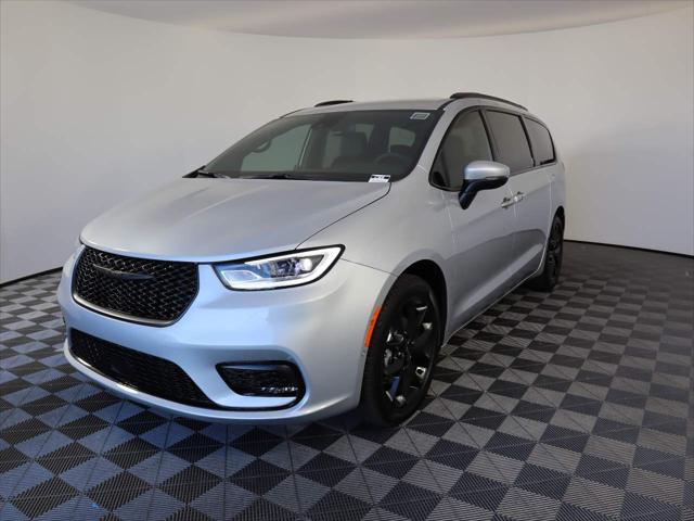 2023 Chrysler Pacifica PACIFICA TOURING L