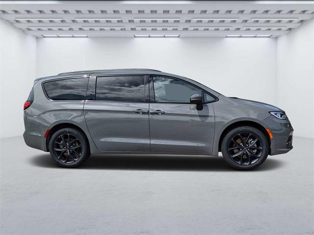 2023 Chrysler Pacifica PACIFICA TOURING L AWD