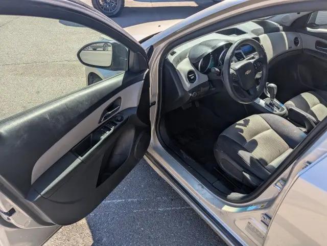 2013 Chevrolet Cruze LS Auto