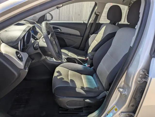 2013 Chevrolet Cruze LS Auto