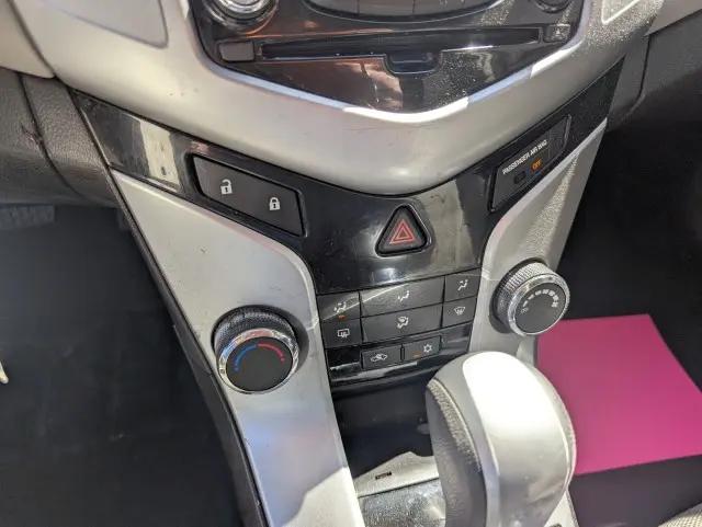 2013 Chevrolet Cruze LS Auto