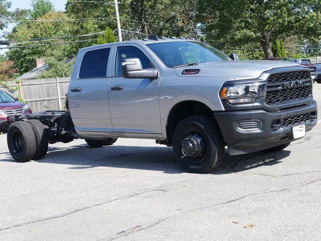 2023 RAM Ram 3500 Chassis Cab RAM 3500 TRADESMAN CREW CAB CHASSIS 4X4 60 CA 2023 RAM Ram 3500 Chassis Cab RAM 3500 TRADESMAN CREW CAB CHASSIS 4X4 60 CA