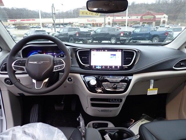 2023 Chrysler Pacifica PACIFICA TOURING L