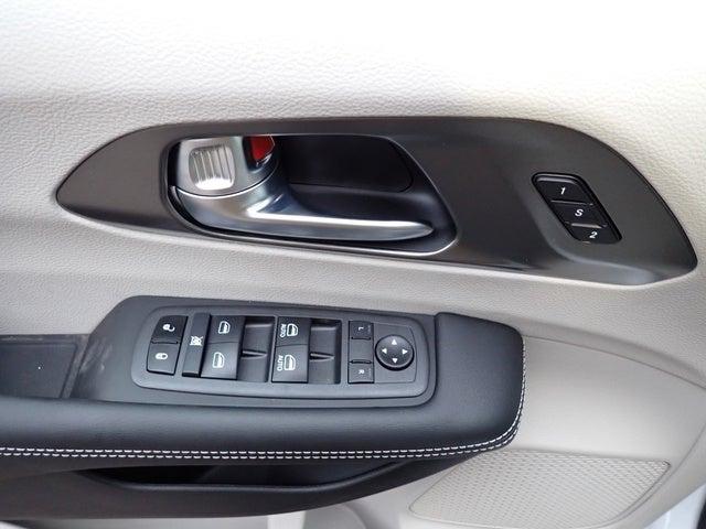2023 Chrysler Pacifica PACIFICA TOURING L