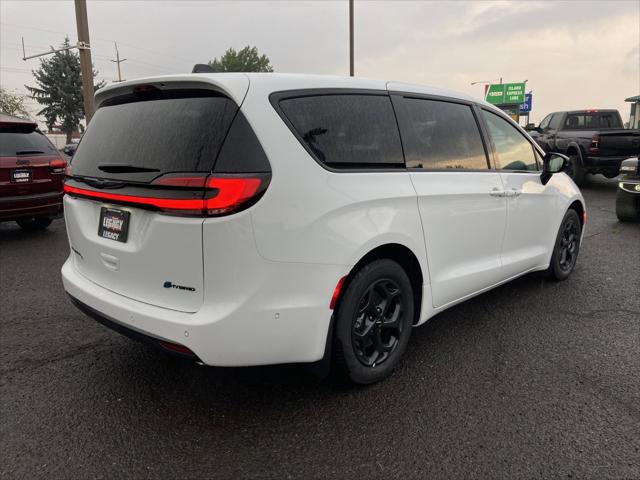 2023 Chrysler Pacifica Hybrid PACIFICA PLUG-IN HYBRID LIMITED