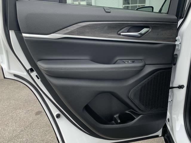 2023 Jeep Grand Cherokee GRAND CHEROKEE LIMITED 4X4