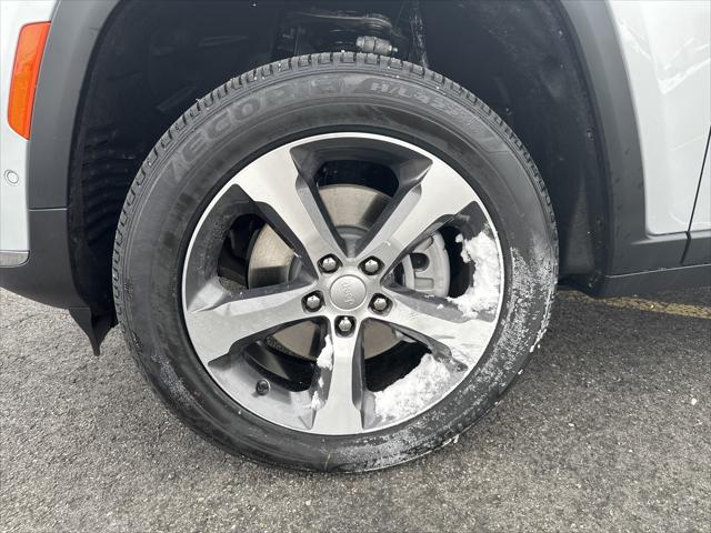 2023 Jeep Grand Cherokee GRAND CHEROKEE L LIMITED 4X4
