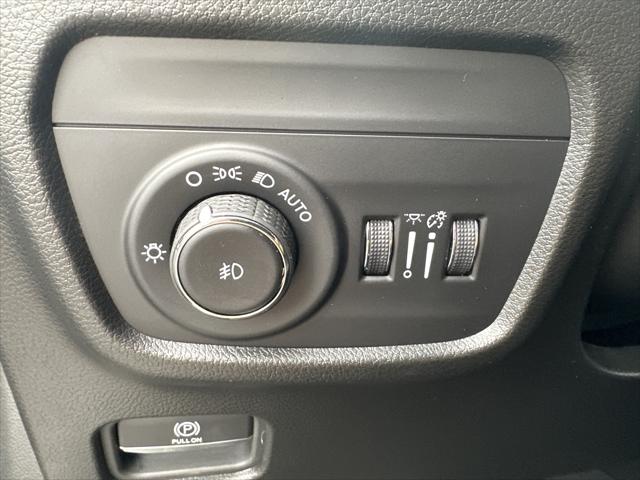 2023 Jeep Grand Cherokee GRAND CHEROKEE L LIMITED 4X4