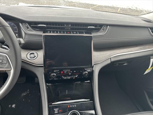 2023 Jeep Grand Cherokee GRAND CHEROKEE L LIMITED 4X4