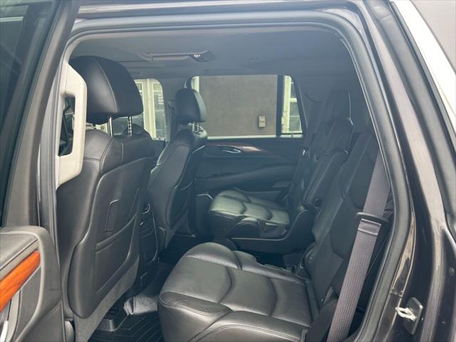 2016 Cadillac Escalade Luxury Collection