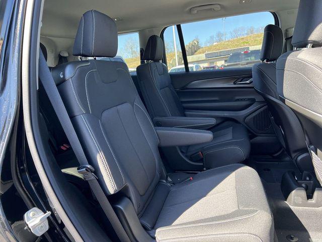 2023 Jeep Grand Cherokee GRAND CHEROKEE L LAREDO 4X4