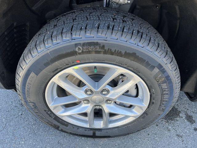 2023 Jeep Grand Cherokee GRAND CHEROKEE L LAREDO 4X4