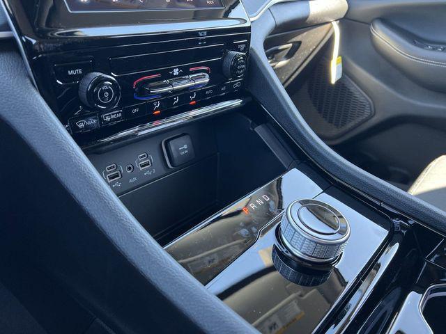 2023 Jeep Grand Cherokee GRAND CHEROKEE L LAREDO 4X4