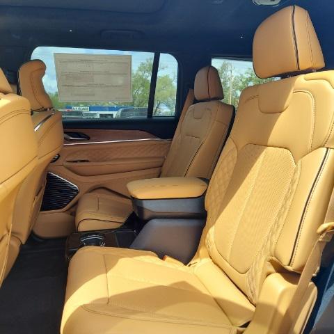 2023 Jeep Grand Cherokee GRAND CHEROKEE L SUMMIT RESERVE 4X4