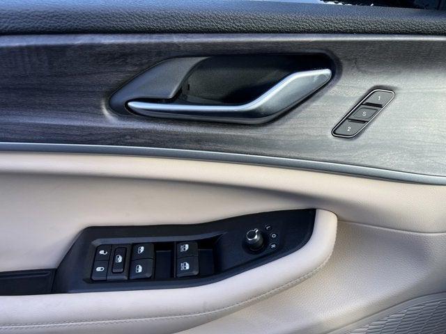 2023 Jeep Grand Cherokee GRAND CHEROKEE L LIMITED 4X4