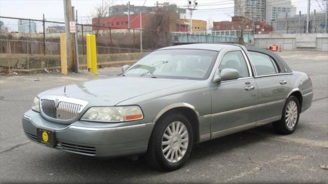 2004 Lincoln Town Car Ultimate for sale in Somerville, MA