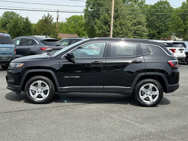 2023 Jeep Compass COMPASS LATITUDE 4X4