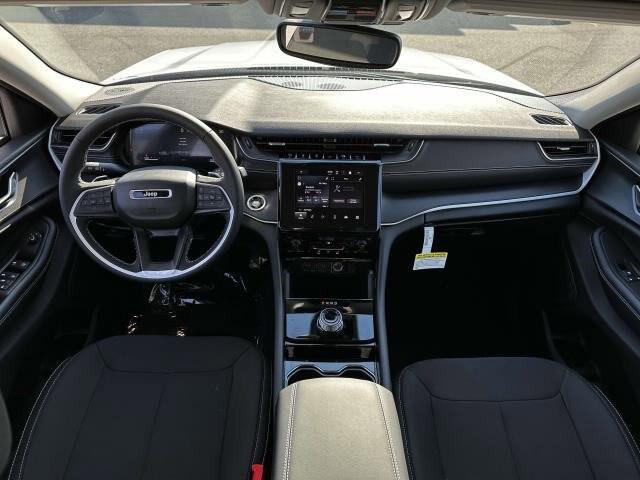 2023 Jeep Grand Cherokee GRAND CHEROKEE LAREDO 4X4