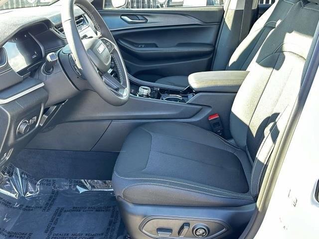 2023 Jeep Grand Cherokee GRAND CHEROKEE LAREDO 4X4