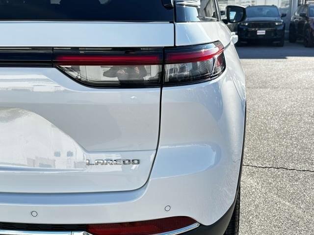 2023 Jeep Grand Cherokee GRAND CHEROKEE LAREDO 4X4