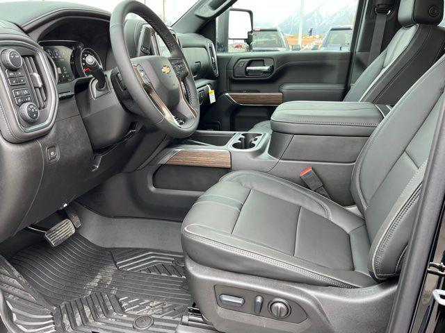2023 Chevrolet Silverado 3500HD 4WD Crew Cab Standard Bed High Country