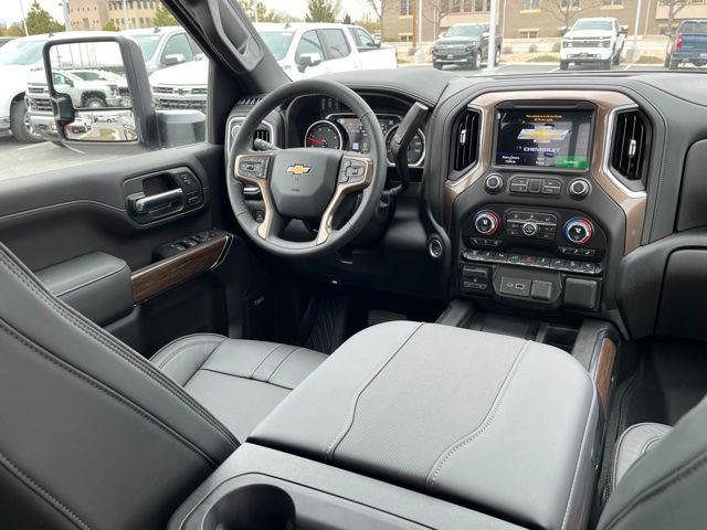 2023 Chevrolet Silverado 3500HD 4WD Crew Cab Standard Bed High Country