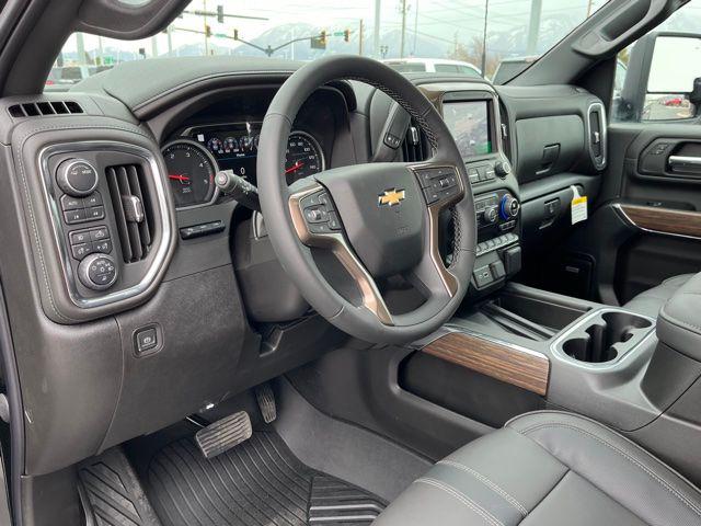 2023 Chevrolet Silverado 3500HD 4WD Crew Cab Standard Bed High Country