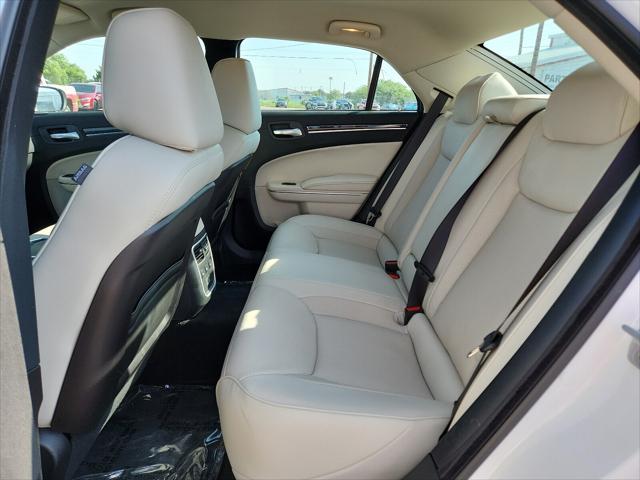 2023 Chrysler Chrysler 300 300 TOURING L RWD
