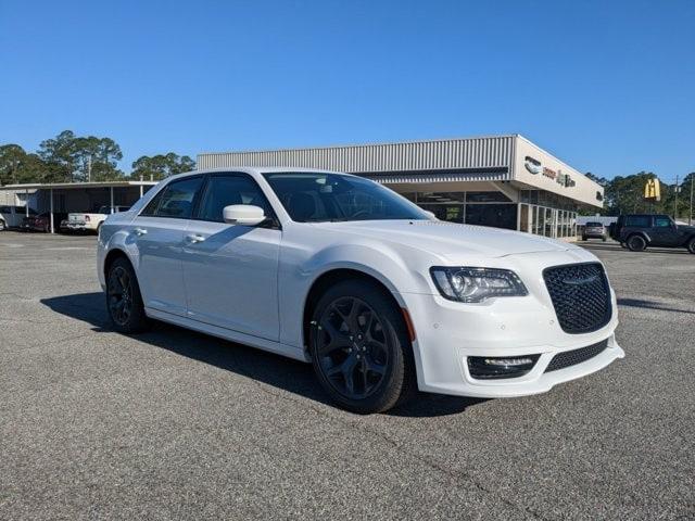 2023 Chrysler Chrysler 300 300 TOURING L RWD