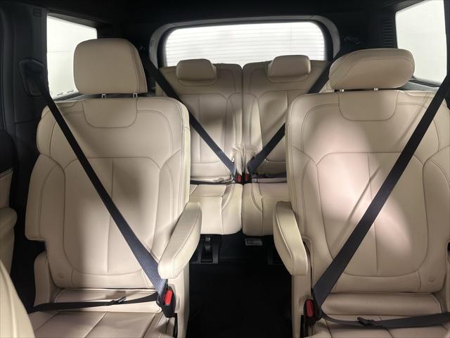 2023 Jeep Grand Cherokee GRAND CHEROKEE L LIMITED 4X4
