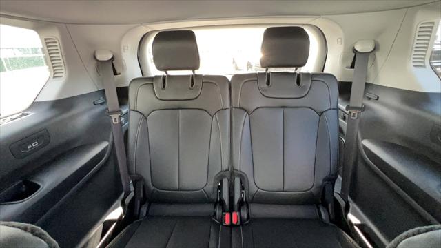 2023 Jeep Grand Cherokee GRAND CHEROKEE L LIMITED 4X4