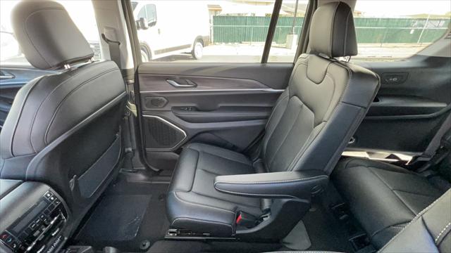 2023 Jeep Grand Cherokee GRAND CHEROKEE L LIMITED 4X4