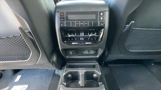 2023 Jeep Grand Cherokee GRAND CHEROKEE L LIMITED 4X4