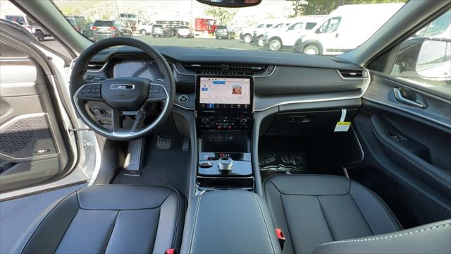 2023 Jeep Grand Cherokee GRAND CHEROKEE L LIMITED 4X4