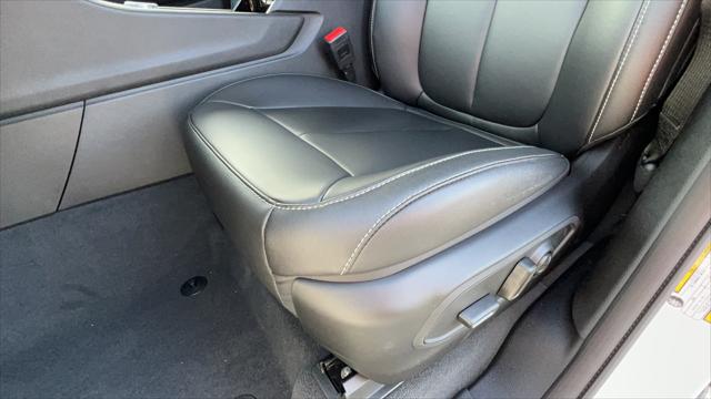 2023 Jeep Grand Cherokee GRAND CHEROKEE L LIMITED 4X4