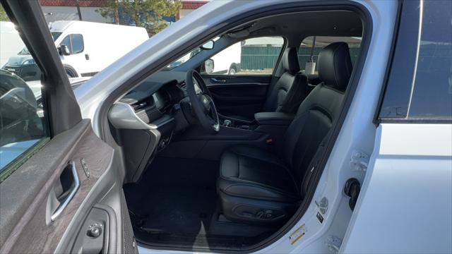 2023 Jeep Grand Cherokee GRAND CHEROKEE L LIMITED 4X4