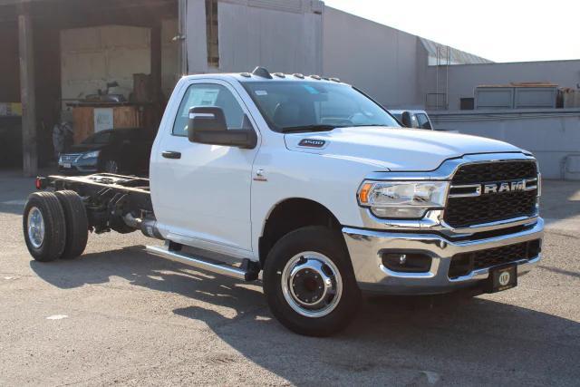 2023 RAM Ram 3500 Chassis Cab RAM 3500 TRADESMAN CHASSIS REGULAR CAB 4X2 84 CA