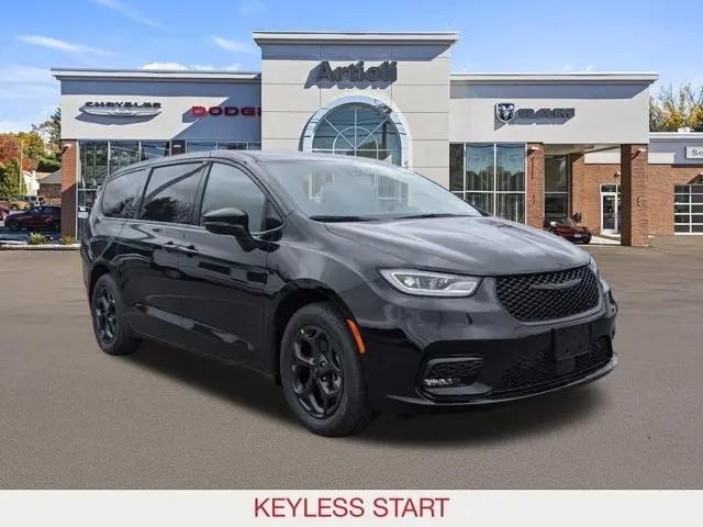 2023 Chrysler Pacifica Hybrid Touring L