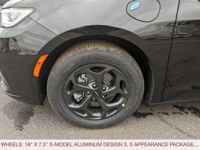 2023 Chrysler Pacifica Hybrid Touring L