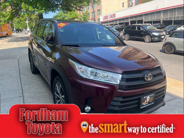 Red 2018 Toyota Highlander XLE, Image 0