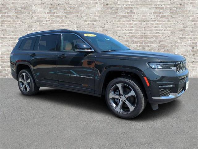 2023 Jeep Grand Cherokee GRAND CHEROKEE L LIMITED 4X4