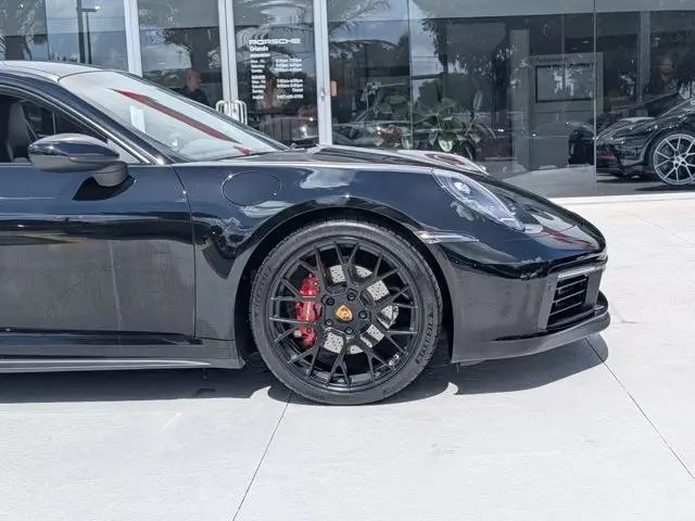 2021 Porsche 911 Carrera