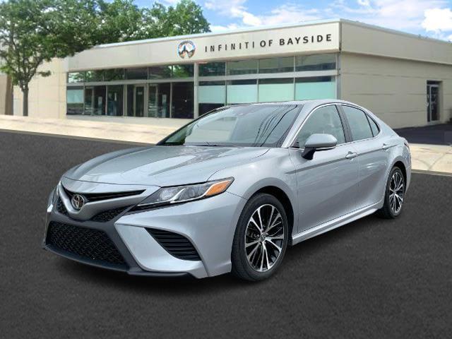 2020 Toyota Camry SE AWD [1]