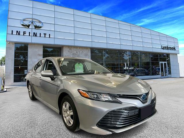 2019 Toyota Camry Hybrid LE [16]