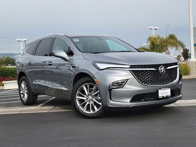 2023 Buick Enclave Avenir AWD 2