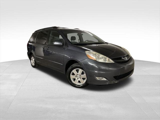 2006 Toyota Sienna XLE for sale near Chicago, IL