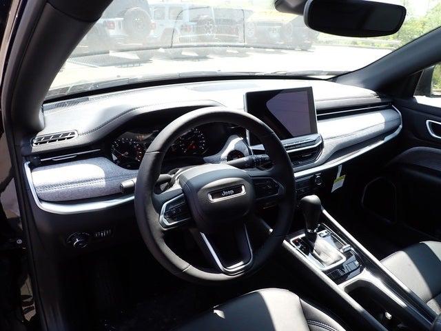 2023 Jeep Compass COMPASS LATITUDE 4X4