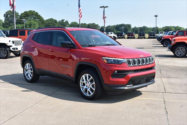 2023 Jeep Compass COMPASS LATITUDE LUX 4X4