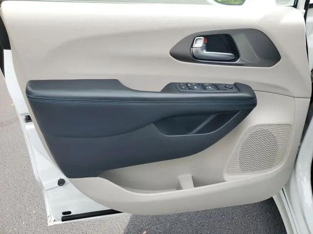 2021 Chrysler Pacifica Touring
