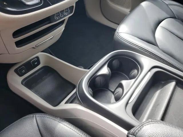 2021 Chrysler Pacifica Touring